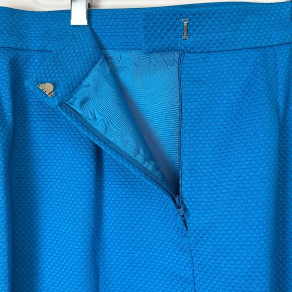 Women’s White & Blue Geometric Power Suit W/Jacket & 2 Skirts - Picture 15 of 16